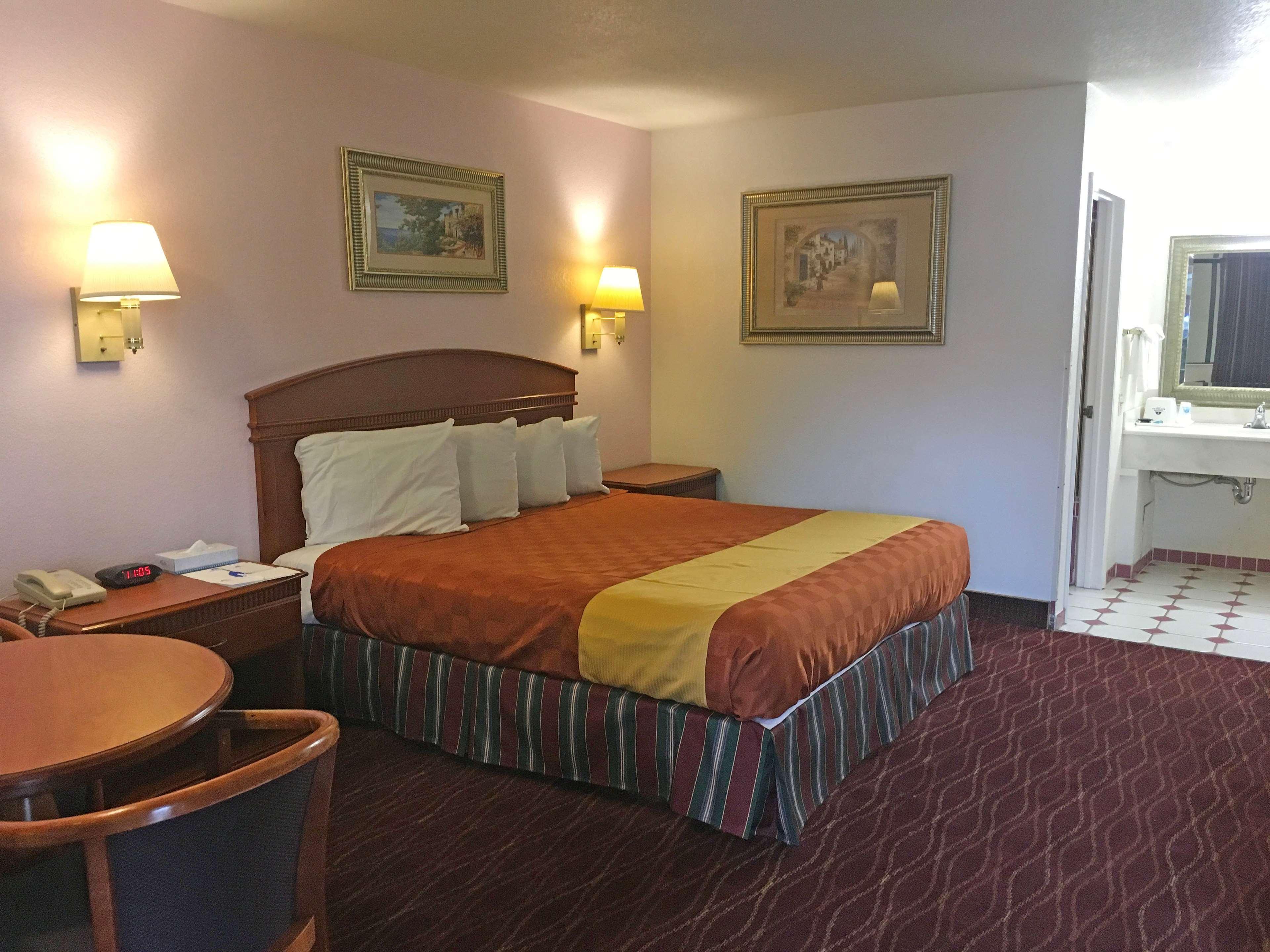 Ibis Styles Lisieux Normandie Zewnętrze zdjęcie